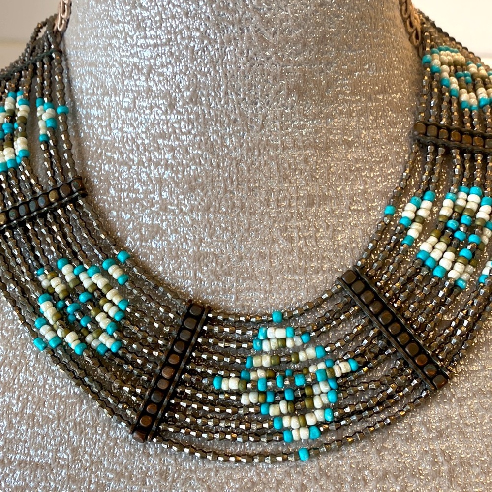 Diamond Pattern Beaded Statement Necklace Euc - image 2